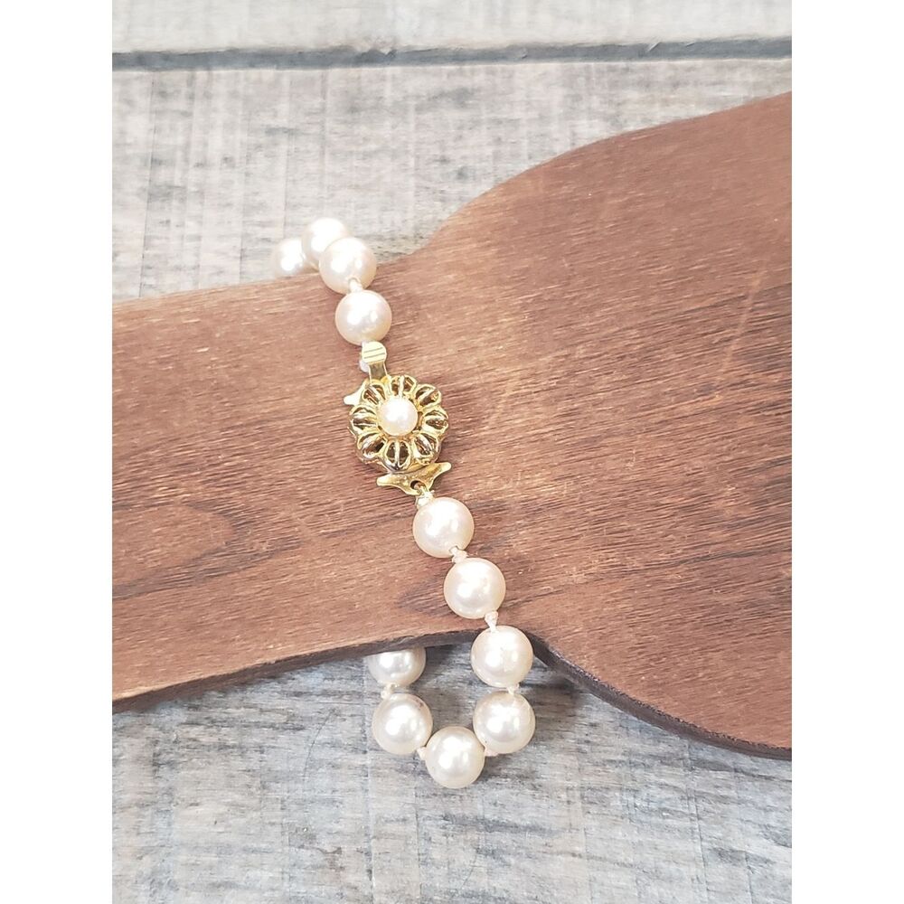 VINTAGE Hand Knotted Faux Pearl Bracelet Flower Clasp